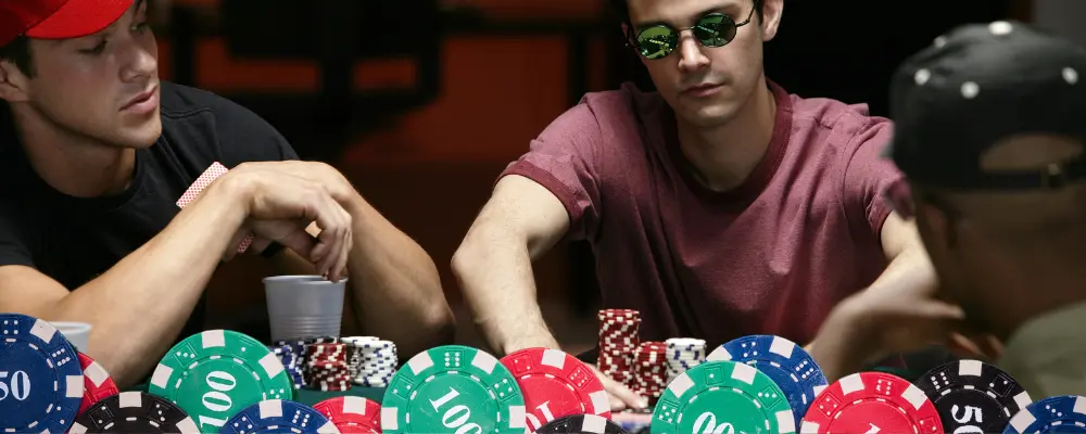 Poker face - Kỹ thuật che dấu cảm xúc khi chơi poker Poker face - Kỹ thuật che dấu cảm xúc khi chơi poker